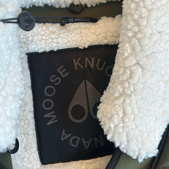 Moose Knuckles
Webster Jacket women size large - Picture 9 of 12